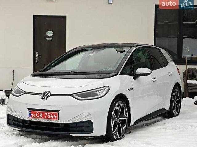 Белый Фольксваген ID.3, объемом двигателя 0 л и пробегом 162 тыс. км за 15400 $, фото 1 на Automoto.ua