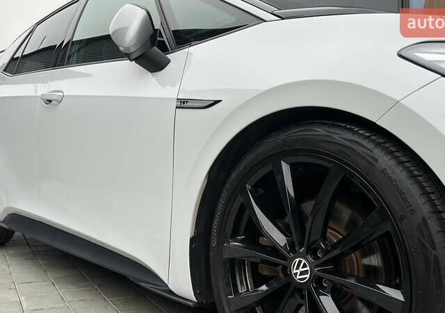 Белый Фольксваген ID.3, объемом двигателя 0 л и пробегом 127 тыс. км за 17499 $, фото 43 на Automoto.ua
