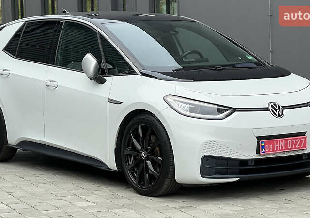 Белый Фольксваген ID.3, объемом двигателя 0 л и пробегом 127 тыс. км за 17499 $, фото 1 на Automoto.ua