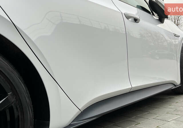 Белый Фольксваген ID.3, объемом двигателя 0 л и пробегом 127 тыс. км за 17499 $, фото 45 на Automoto.ua