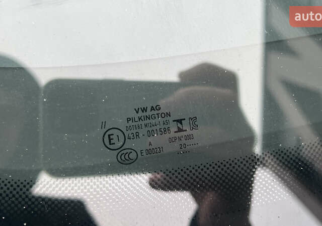 Белый Фольксваген ID.3, объемом двигателя 0 л и пробегом 127 тыс. км за 17499 $, фото 62 на Automoto.ua