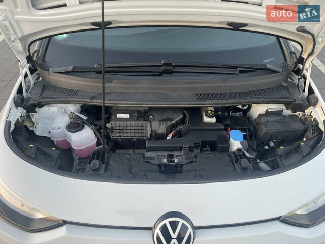 Белый Фольксваген ID.3, объемом двигателя 0 л и пробегом 98 тыс. км за 15899 $, фото 20 на Automoto.ua