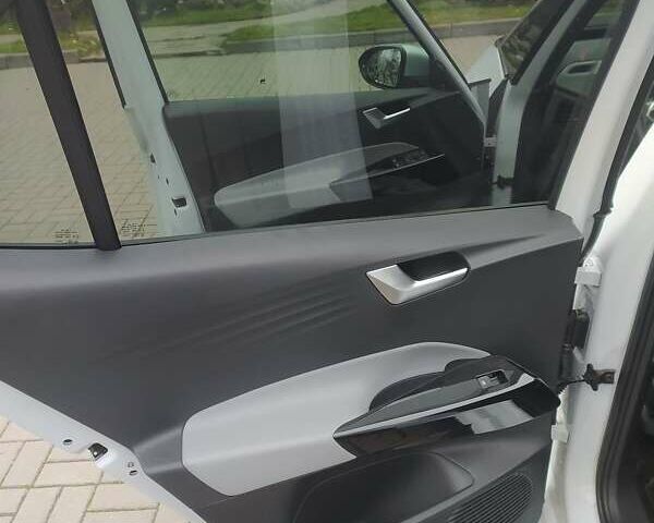 Белый Фольксваген ID.3, объемом двигателя 0 л и пробегом 68 тыс. км за 17400 $, фото 11 на Automoto.ua