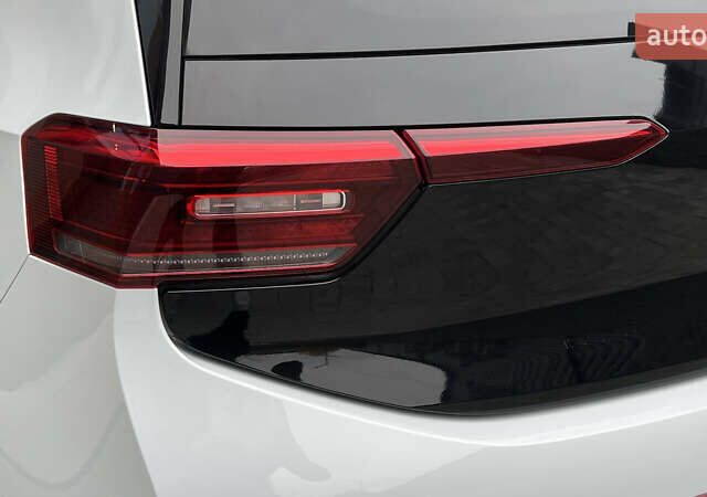 Белый Фольксваген ID.3, объемом двигателя 0 л и пробегом 127 тыс. км за 17499 $, фото 56 на Automoto.ua