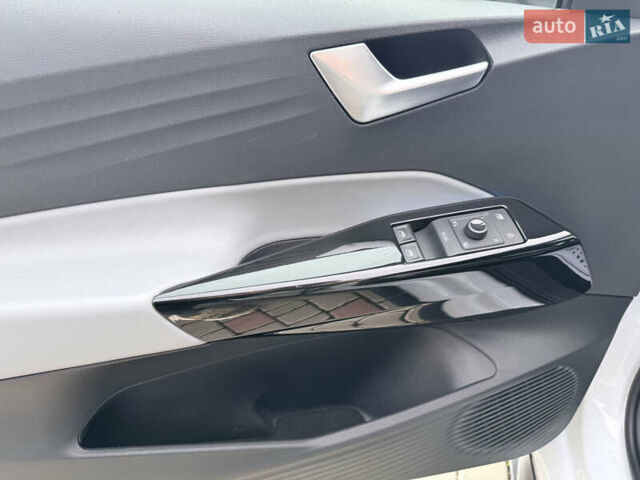 Фольксваген ID.3 2020 в Луцке на Automoto.ua Белый Фольксваген ID.3, объемом двигателя 0 л и пробегом 148 тыс. км за 17500 $, фото 19 на Automoto.ua