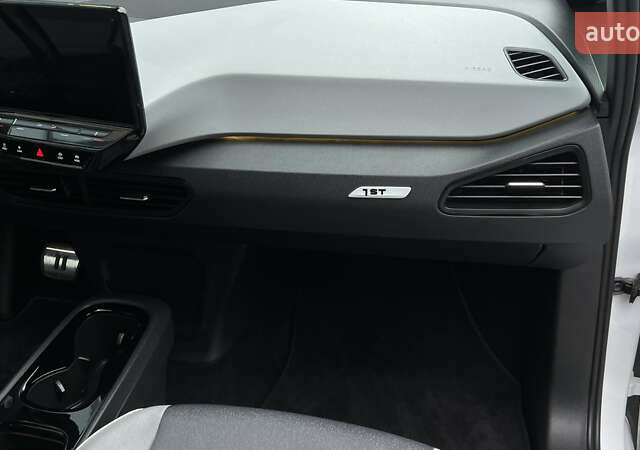 Белый Фольксваген ID.3, объемом двигателя 0 л и пробегом 127 тыс. км за 17499 $, фото 98 на Automoto.ua