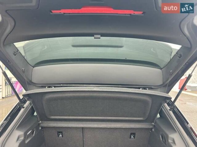 Белый Фольксваген ID.3, объемом двигателя 0 л и пробегом 86 тыс. км за 15499 $, фото 33 на Automoto.ua