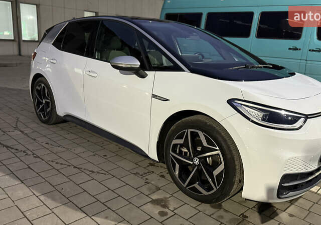 Белый Фольксваген ID.3, объемом двигателя 0 л и пробегом 63 тыс. км за 17900 $, фото 11 на Automoto.ua