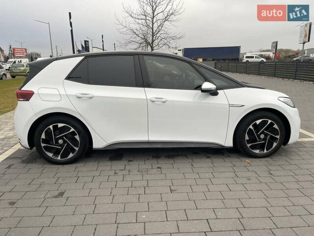 Белый Фольксваген ID.3, объемом двигателя 0 л и пробегом 98 тыс. км за 15899 $, фото 9 на Automoto.ua
