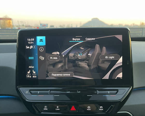 Белый Фольксваген ID.3, объемом двигателя 0 л и пробегом 98 тыс. км за 15899 $, фото 32 на Automoto.ua