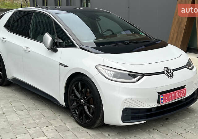 Белый Фольксваген ID.3, объемом двигателя 0 л и пробегом 127 тыс. км за 17499 $, фото 12 на Automoto.ua