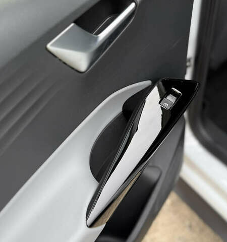 Белый Фольксваген ID.3, объемом двигателя 0 л и пробегом 160 тыс. км за 15800 $, фото 20 на Automoto.ua