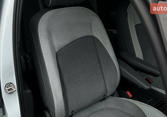 Белый Фольксваген ID.3, объемом двигателя 0 л и пробегом 127 тыс. км за 17499 $, фото 90 на Automoto.ua