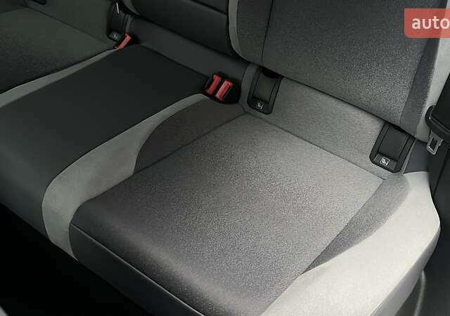 Белый Фольксваген ID.3, объемом двигателя 0 л и пробегом 127 тыс. км за 17499 $, фото 75 на Automoto.ua