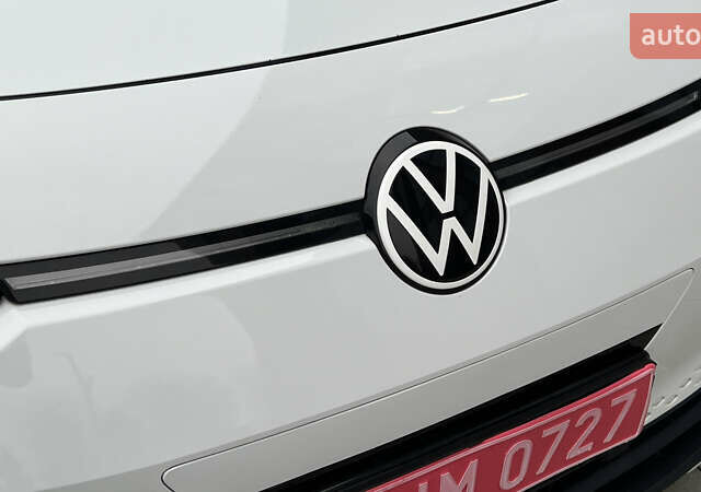 Белый Фольксваген ID.3, объемом двигателя 0 л и пробегом 127 тыс. км за 17499 $, фото 28 на Automoto.ua