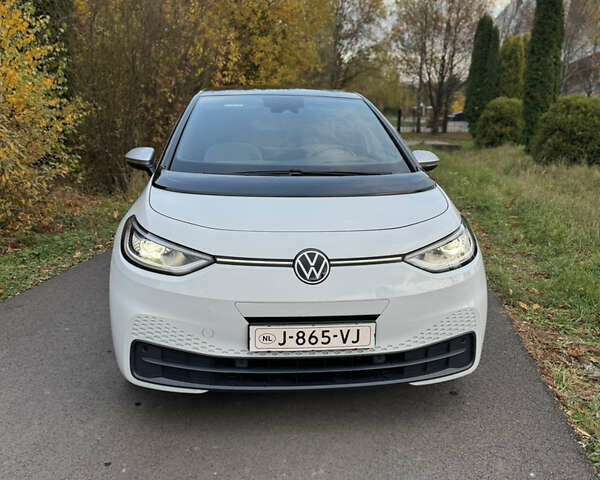 Фольксваген ID.3 2020 в Ивано-Франковске на Automoto.ua Белый Фольксваген ID.3, объемом двигателя 0 л и пробегом 165 тыс. км за 16800 $, фото 17 на Automoto.ua