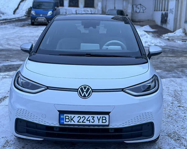 Белый Фольксваген ID.3, объемом двигателя 0 л и пробегом 147 тыс. км за 16900 $, фото 1 на Automoto.ua