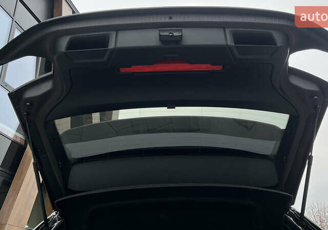 Белый Фольксваген ID.3, объемом двигателя 0 л и пробегом 127 тыс. км за 17499 $, фото 64 на Automoto.ua