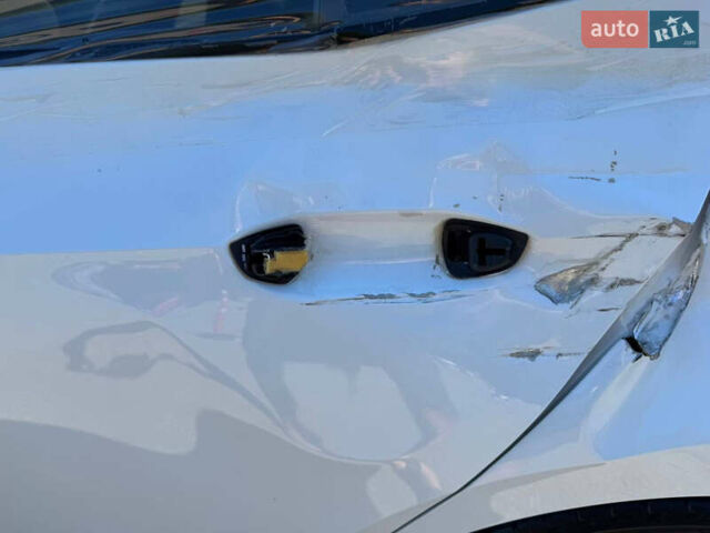 Белый Фольксваген ID.3, объемом двигателя 0 л и пробегом 201 тыс. км за 13199 $, фото 6 на Automoto.ua