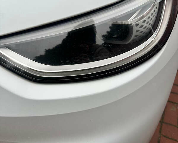 Белый Фольксваген ID.3, объемом двигателя 0 л и пробегом 164 тыс. км за 16800 $, фото 28 на Automoto.ua