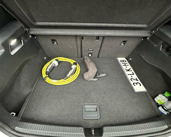 Белый Фольксваген ID.3, объемом двигателя 0 л и пробегом 164 тыс. км за 17000 $, фото 15 на Automoto.ua