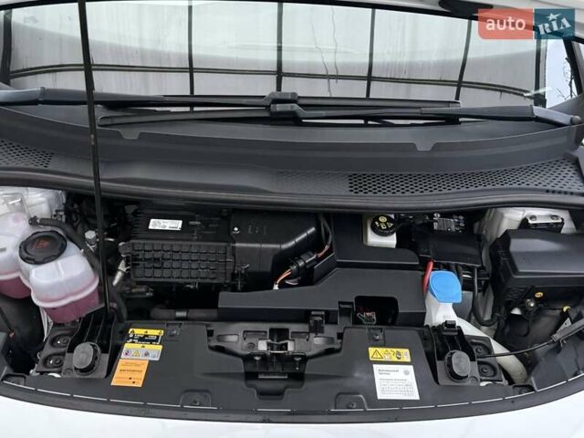 Білий Фольксваген ID.3, об'ємом двигуна 0 л та пробігом 200 тис. км за 13999 $, фото 18 на Automoto.ua