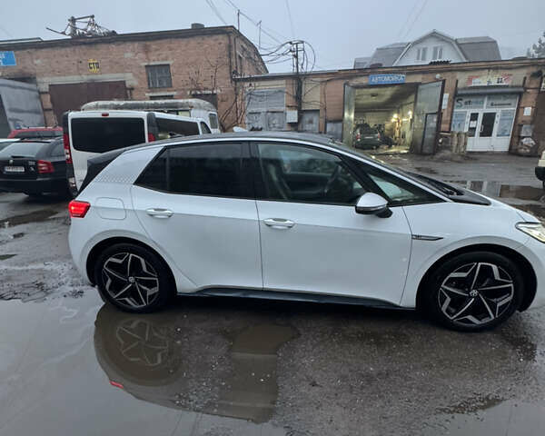 Белый Фольксваген ID.3, объемом двигателя 0 л и пробегом 60 тыс. км за 16300 $, фото 15 на Automoto.ua