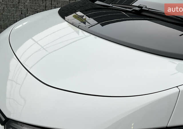 Белый Фольксваген ID.3, объемом двигателя 0 л и пробегом 127 тыс. км за 17499 $, фото 31 на Automoto.ua