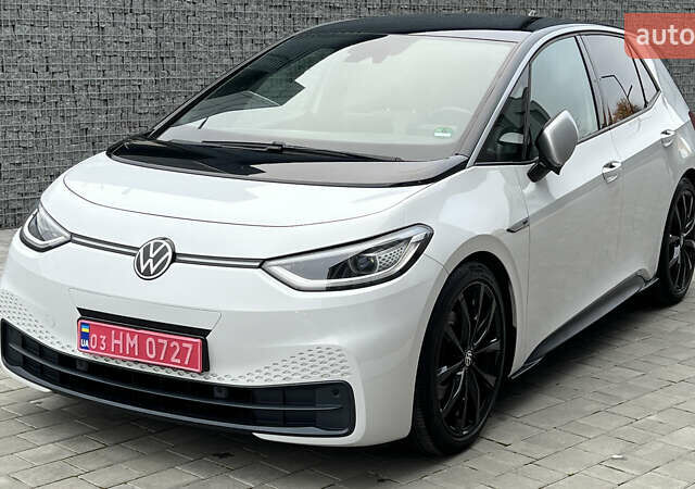 Белый Фольксваген ID.3, объемом двигателя 0 л и пробегом 127 тыс. км за 17499 $, фото 10 на Automoto.ua