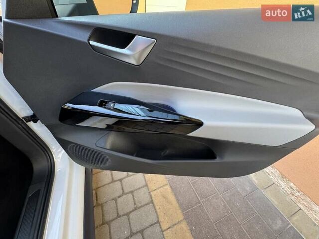 Білий Фольксваген ID.3, об'ємом двигуна 0 л та пробігом 92 тис. км за 18600 $, фото 39 на Automoto.ua