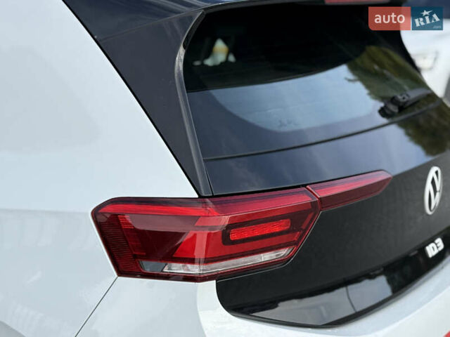 Білий Фольксваген ID.3, об'ємом двигуна 0 л та пробігом 119 тис. км за 15999 $, фото 16 на Automoto.ua