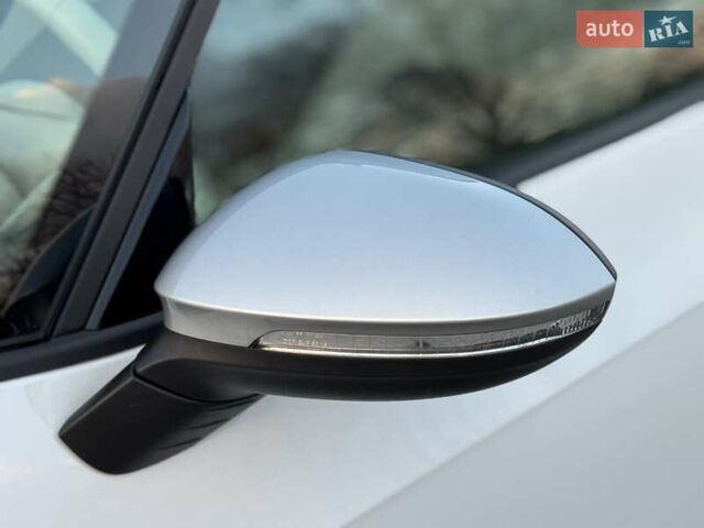 Білий Фольксваген ID.3, об'ємом двигуна 0 л та пробігом 130 тис. км за 16700 $, фото 28 на Automoto.ua