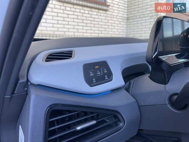 Белый Фольксваген ID.3, объемом двигателя 0 л и пробегом 125 тыс. км за 18299 $, фото 42 на Automoto.ua