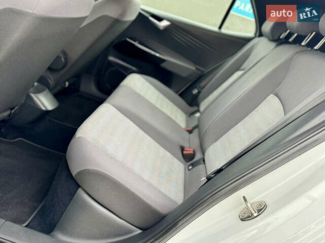 Фольксваген ID.3 2021 в Дрогобыче на Automoto.ua Белый Фольксваген ID.3, объемом двигателя 0 л и пробегом 183 тыс. км за 14350 $, фото 80 на Automoto.ua