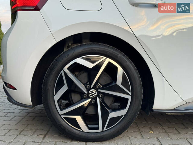 Білий Фольксваген ID.3, об'ємом двигуна 0 л та пробігом 130 тис. км за 16700 $, фото 23 на Automoto.ua