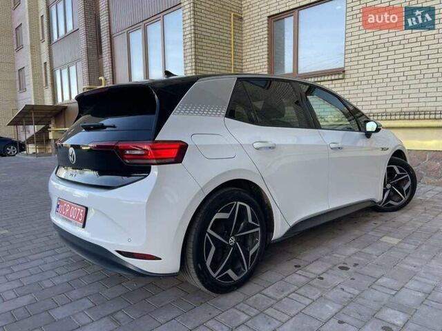 Белый Фольксваген ID.3, объемом двигателя 0 л и пробегом 125 тыс. км за 18299 $, фото 36 на Automoto.ua