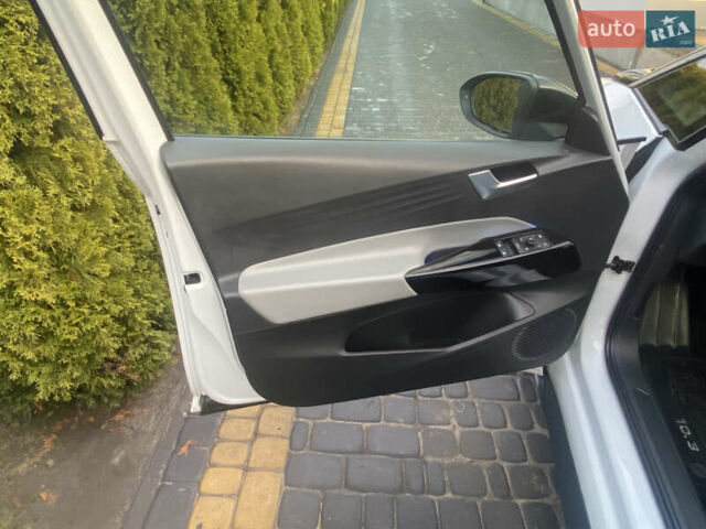 Белый Фольксваген ID.3, объемом двигателя 0 л и пробегом 54 тыс. км за 16000 $, фото 23 на Automoto.ua