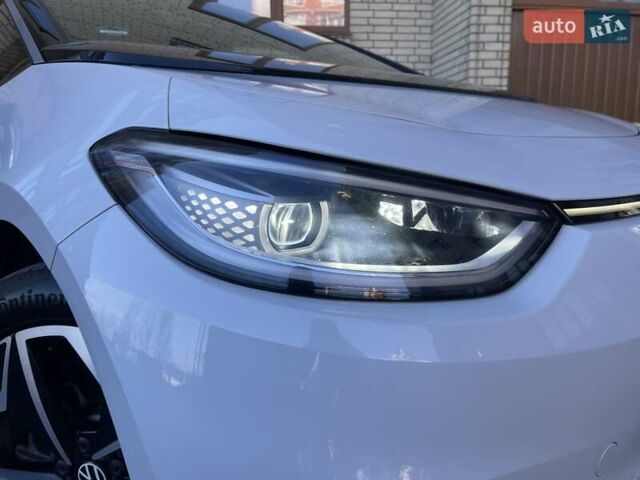 Белый Фольксваген ID.3, объемом двигателя 0 л и пробегом 125 тыс. км за 18299 $, фото 32 на Automoto.ua