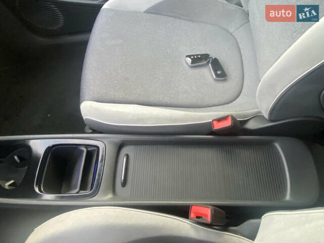 Белый Фольксваген ID.3, объемом двигателя 0 л и пробегом 54 тыс. км за 16000 $, фото 21 на Automoto.ua