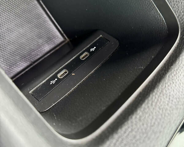 Фольксваген ID.3 2021 в Дрогобыче на Automoto.ua Белый Фольксваген ID.3, объемом двигателя 0 л и пробегом 183 тыс. км за 14350 $, фото 45 на Automoto.ua