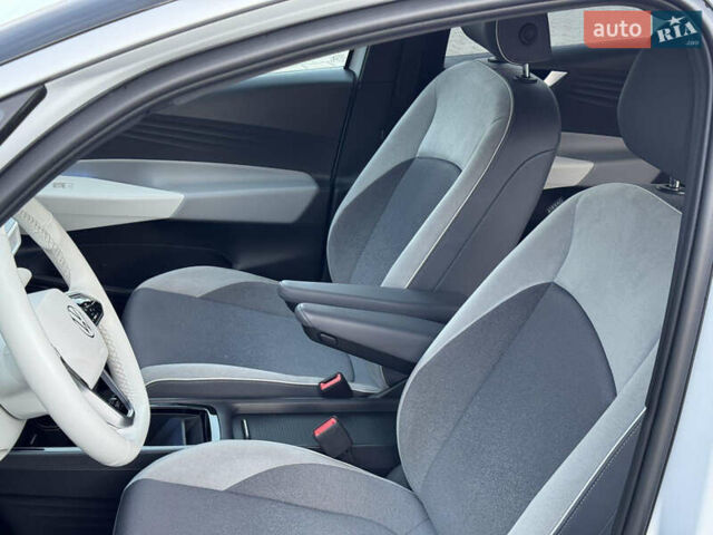 Белый Фольксваген ID.3, объемом двигателя 0 л и пробегом 133 тыс. км за 17400 $, фото 42 на Automoto.ua