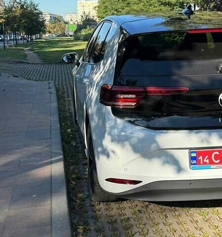 Белый Фольксваген ID.3, объемом двигателя 0 л и пробегом 107 тыс. км за 17900 $, фото 8 на Automoto.ua