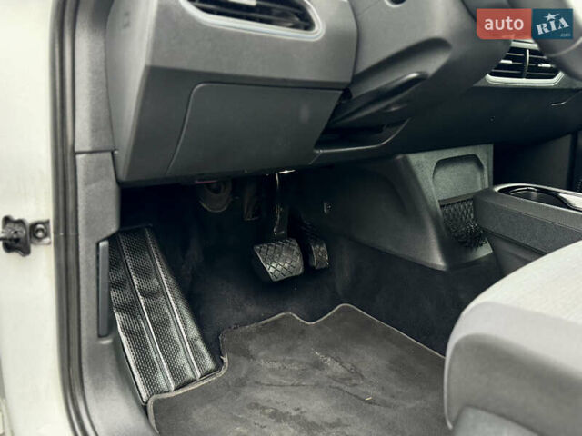 Фольксваген ID.3 2021 в Дрогобыче на Automoto.ua Белый Фольксваген ID.3, объемом двигателя 0 л и пробегом 183 тыс. км за 14350 $, фото 65 на Automoto.ua