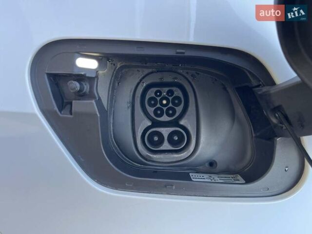 Белый Фольксваген ID.3, объемом двигателя 0 л и пробегом 125 тыс. км за 18299 $, фото 34 на Automoto.ua