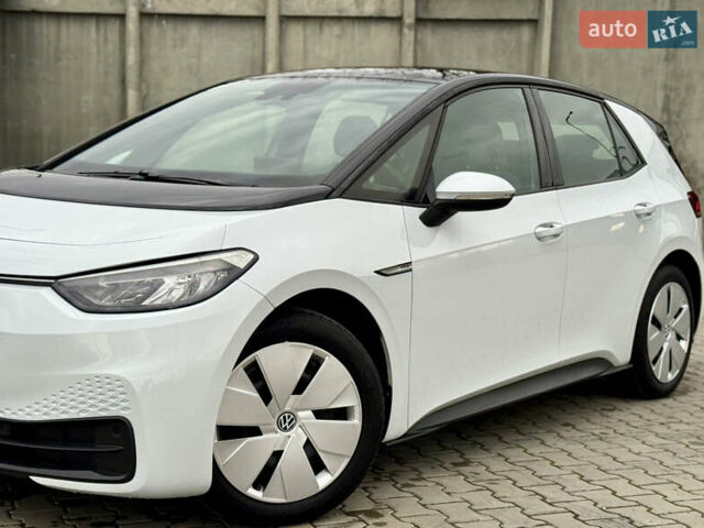 Фольксваген ID.3 2021 в Дрогобыче на Automoto.ua Белый Фольксваген ID.3, объемом двигателя 0 л и пробегом 183 тыс. км за 14350 $, фото 10 на Automoto.ua