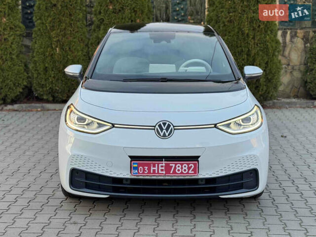 Белый Фольксваген ID.3, объемом двигателя 0 л и пробегом 133 тыс. км за 17400 $, фото 1 на Automoto.ua