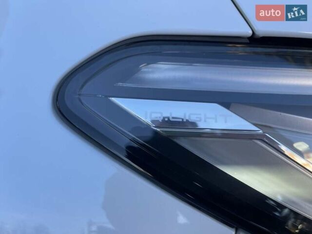 Белый Фольксваген ID.3, объемом двигателя 0 л и пробегом 125 тыс. км за 18299 $, фото 30 на Automoto.ua