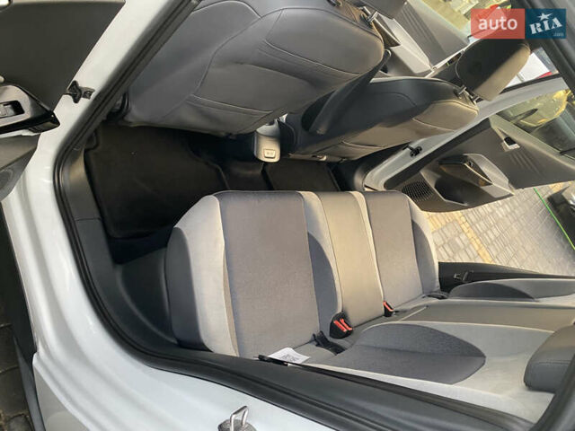 Белый Фольксваген ID.3, объемом двигателя 0 л и пробегом 54 тыс. км за 16000 $, фото 19 на Automoto.ua