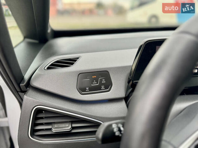 Фольксваген ID.3 2021 в Дрогобыче на Automoto.ua Белый Фольксваген ID.3, объемом двигателя 0 л и пробегом 183 тыс. км за 14350 $, фото 64 на Automoto.ua