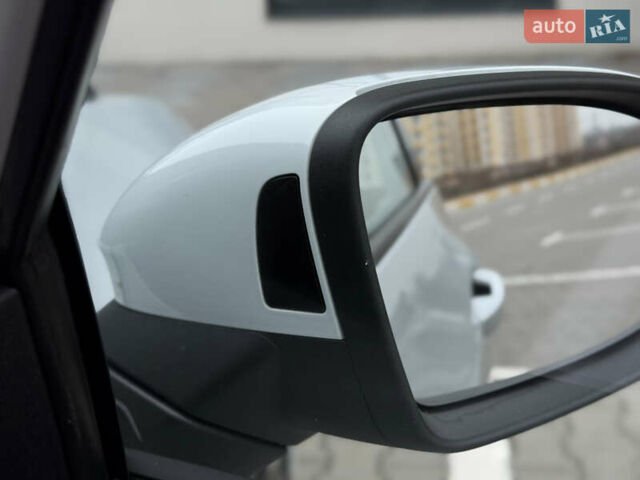 Белый Фольксваген ID.3, объемом двигателя 0 л и пробегом 117 тыс. км за 21800 $, фото 24 на Automoto.ua